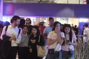 At least two dead after shooting at major shopping centre in Bangkok