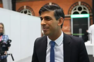 Sunak to defy backlash by axing HS2 route to Manchester