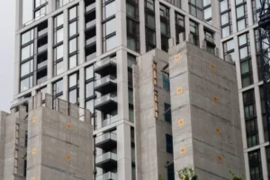 Construction sector contracts after bad month for housebuilders