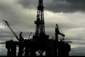 Oil prices rise over fears about wider Middle East conflict