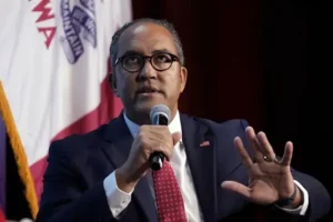 Anti-Trump Republican candidate endorses Nikki Haley as he withdraws