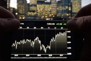European stock markets rally as bond yields fall