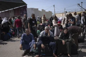 Aid stuck at Gaza border as Israeli siege strains hospitals and water supplies