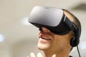 ‘Virtual reality could help ease cancer patients’ pain’