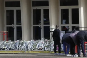 French prosecutor says suspect in school stabbing declared allegiance to IS