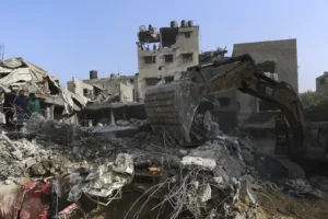 More than 700 said to have been killed in day in Gaza as Israel expands strikes