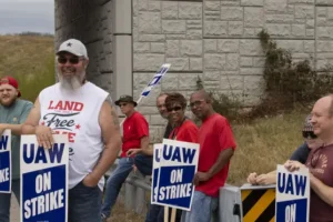 General Motors reaches deal with union that could end strike