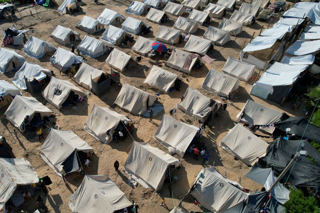 64847368b00045d29206a89648efab63 Tents for Palestinians displaced by bombings