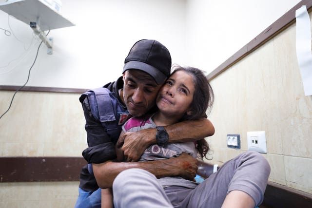 6dd08f95b92d415aaf829e48d9bb633c Wounded child