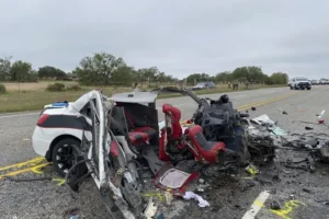 Eight dead in crash after police chased a suspected human smuggler in Texas