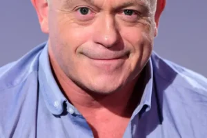 TV star Ross Kemp urges people to kickstart conversations about scams