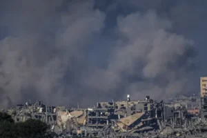 Patients, staff and displaced people leave Gaza’s largest hospital