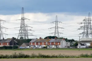 Households close to new power cables to be paid up to £10,000