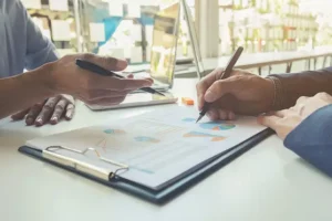 Recession threat means UK firms surviving rather than innovating – survey