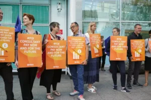 Consultants reach deal with the Government which ‘could end strikes’