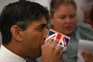 UK set for slower growth next year as economy lags behind G7 peers – OECD