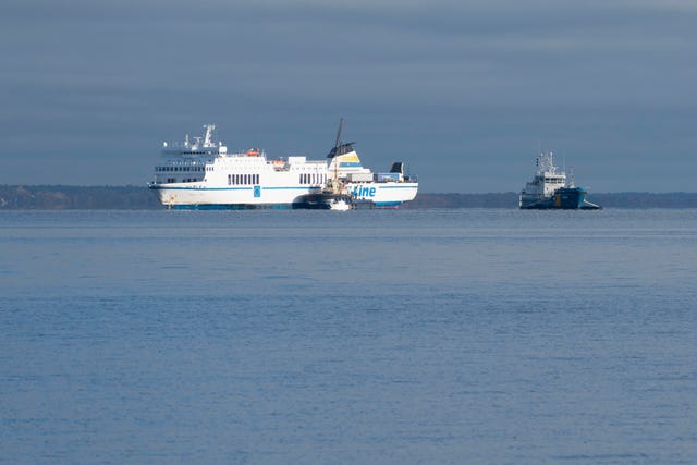 c45f0456866c4e8ab28b23cf9aa1c7c1 The passenger ship Marco Polo is pulled in Djupekas, Sweden