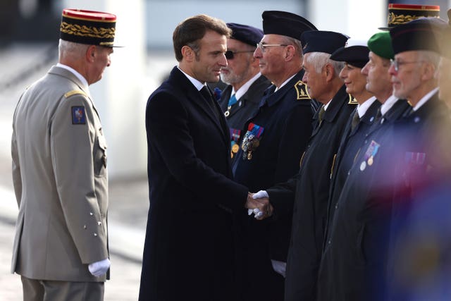f7c6ebbeef6d49929bc5de360e14c8e6-1 Emmanuel Macron