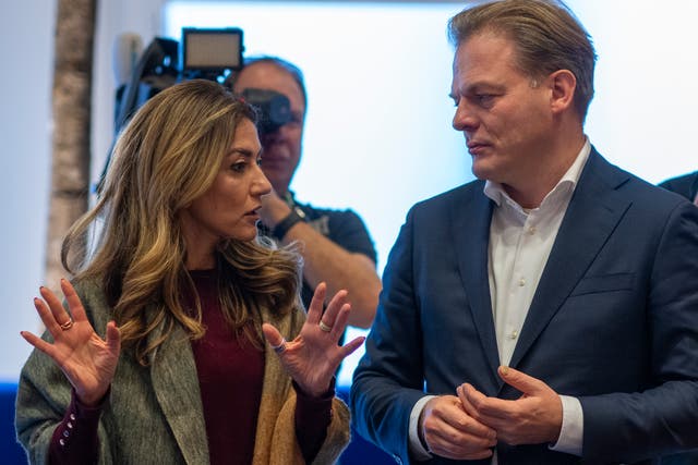f8533ef7700442c0bae6b91afd7fb017 Dilan Yesilgoz-Zegerius (left) talks with Pieter Omtzigt
