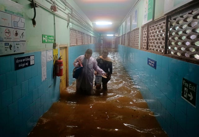 1c4db3b782274be9b36c5548f89fc86d India Storm