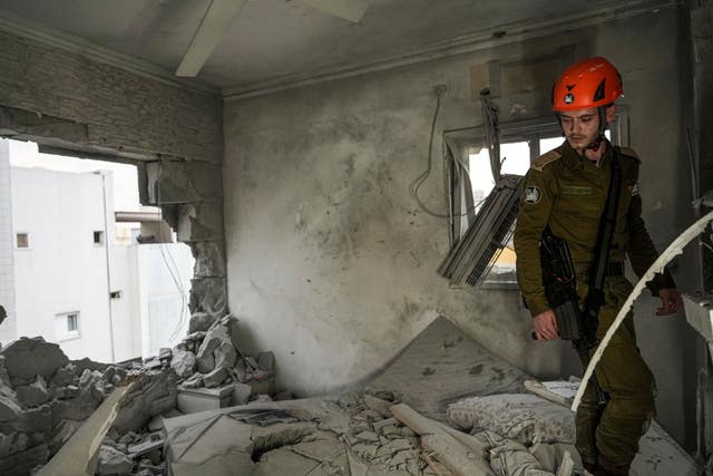 1d5932b49a0d4ff98a26fa3585ea3d16 Damaged building