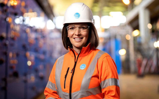 2-72781058 Sarah Bentley quits Thames Water