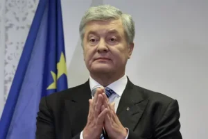 Ex-president barred from leaving Ukraine amid alleged plan to meet Hungarian PM