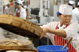 Service sector returns to growth after months of malaise