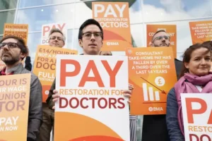 Junior doctors to stage longest strike in NHS history after talks break down