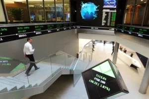 FTSE treads water as investors look ahead to Bank meeting