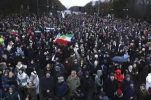 Thousands demonstrate in Berlin against antisemitism