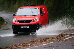 Two Royal Mail bosses to leave after agreement with union