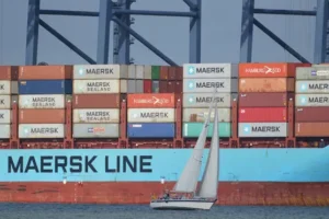 Shipping firms halt Red Sea journeys after rebels’ missile attacks