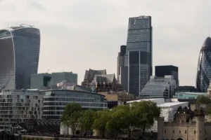 FTSE closes down despite rises in New York
