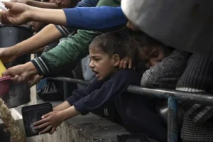 More than 500,000 people in Gaza are starving, UN report warns