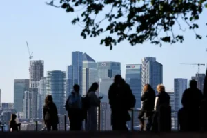 FTSE ends year with small rise on 2022