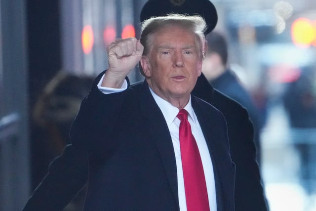 1560a03f162b4fef956a4e54acfcee7f Trump Columnist Lawsuit