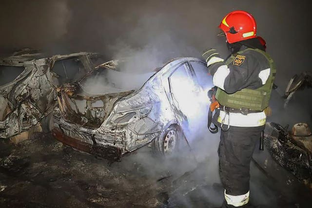 1e7ac3ce653445b4a4544e42049e044e Ukrainian rescue worker