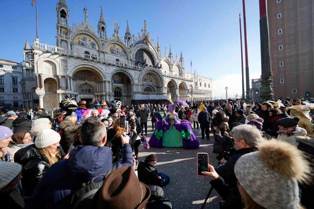 23f5ca59a681415b93183219fb8d4bf1 Italy Venice Carnival Photo Gallery