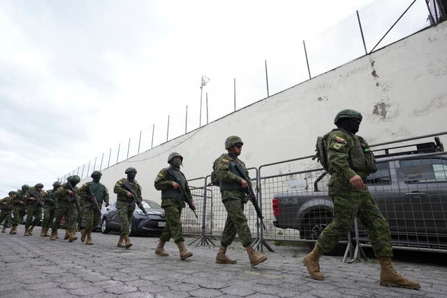 4eef6d7ad911498b95ebb1849e600e21 Ecuador Gang Leader