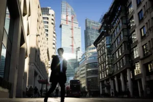 TUC condemns ‘obscene’ pay gap between FTSE 100 bosses and average worker