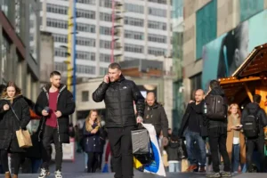 Britain’s service sector ends year with stronger-than-expected growth