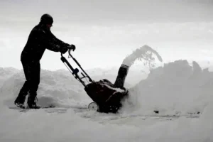 Sprawling storm brings parts of US to standstill