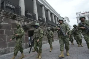 Ecuador on the brink after gang gunmen stage shows of force