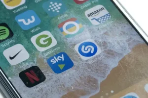 Insurer warns about dangerous habits when people are charging batteries