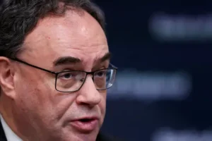 Bank governor says further ‘global shocks’ the biggest threat to UK economy