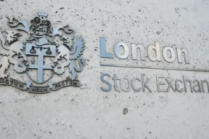 Economic figures and Yemen attacks help lift FTSE