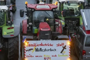 Columns of tractors gather in Berlin for final demo amid farmers’ protest