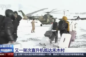 Stranded tourists evacuated after multiple avalanches trap 1,000 people in China