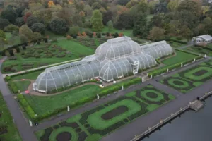 Compass serves up £475m deal to buy Kew Gardens caterer